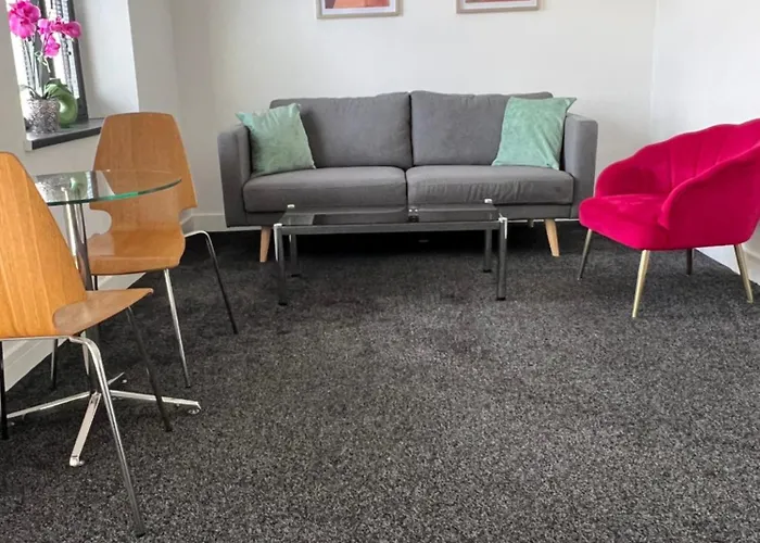 Modern And Stylish Two Bedroom Flat