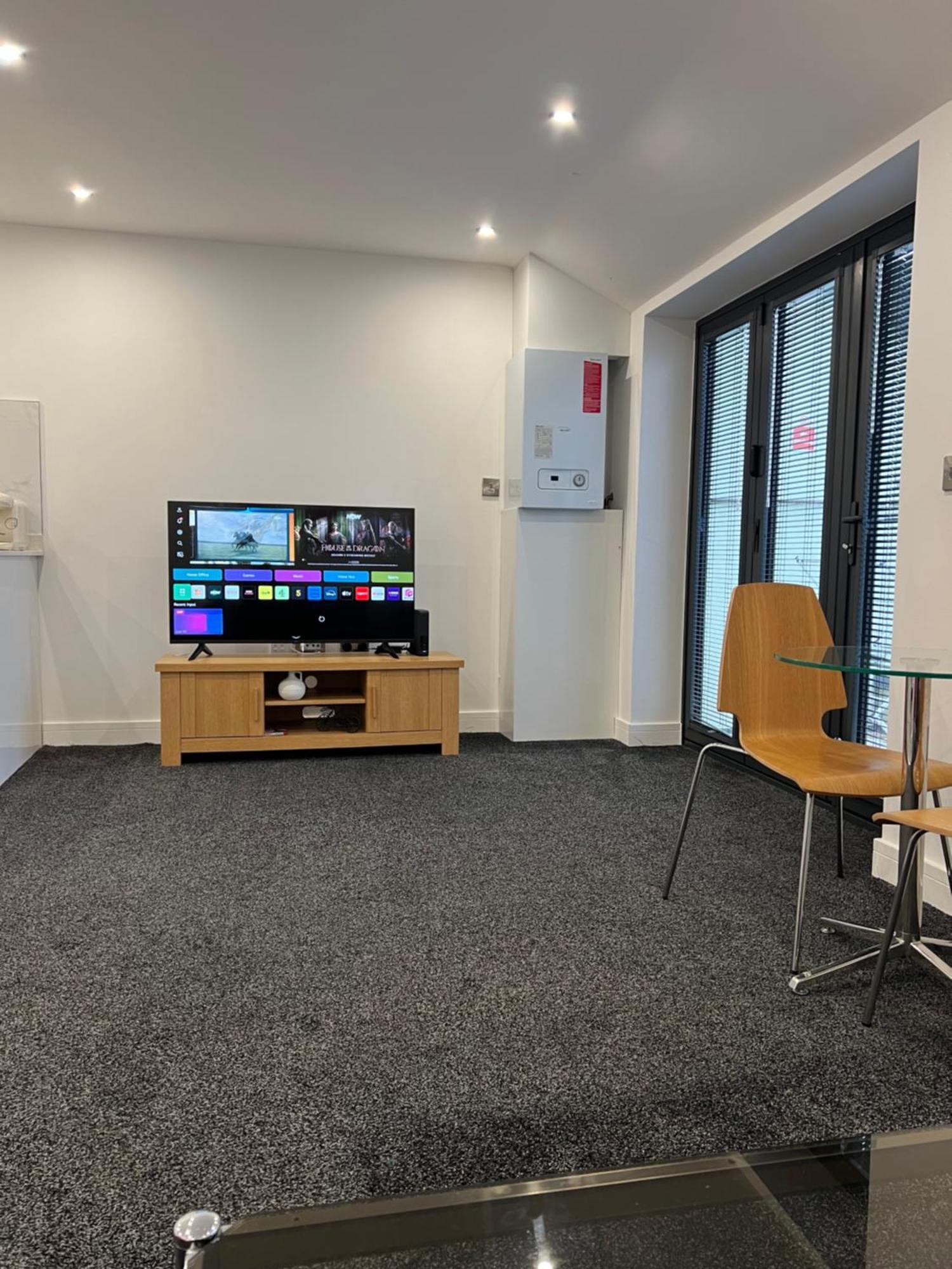 Modern And Stylish Two Bedroom Flat Oxford