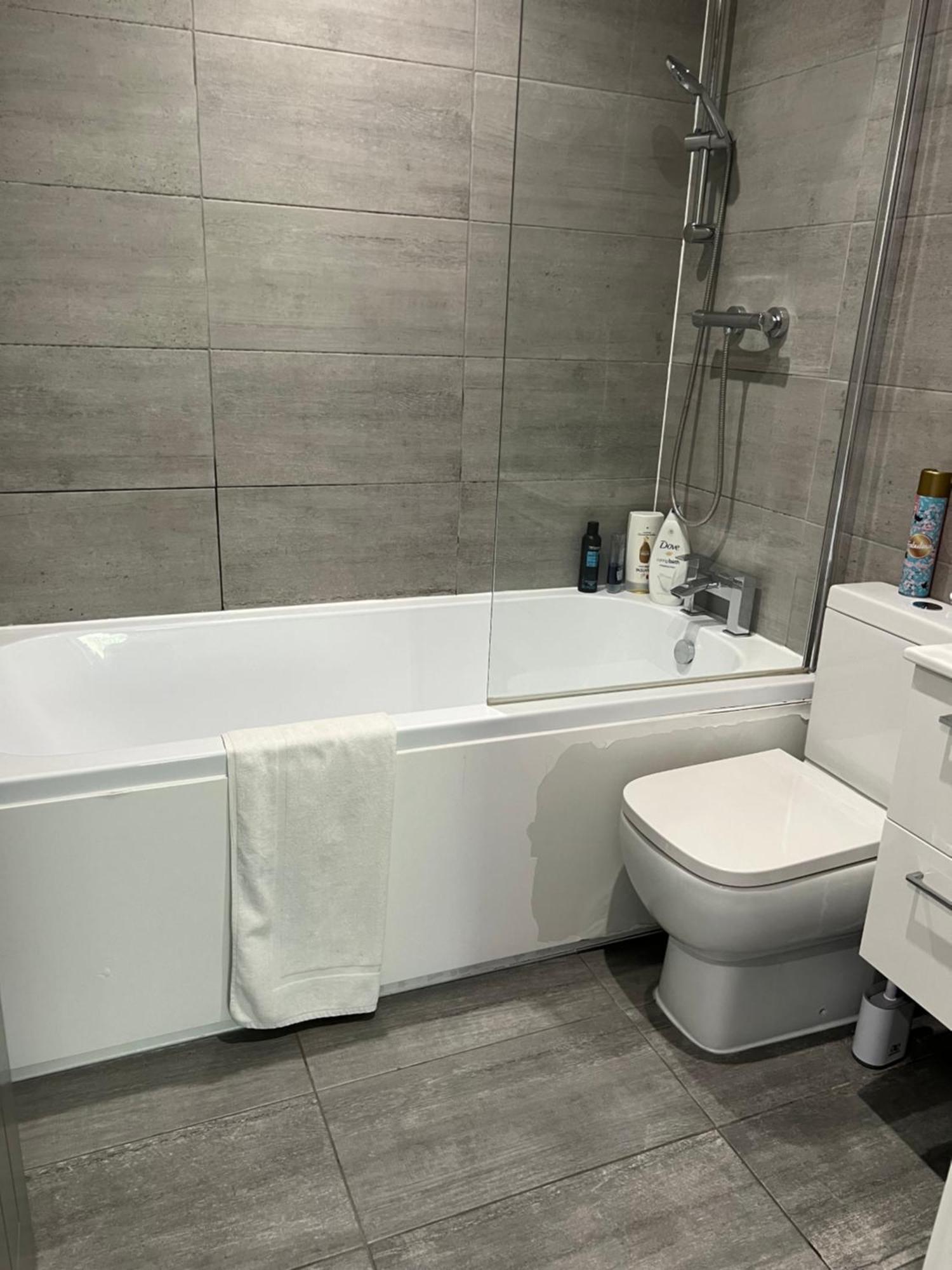 Modern And Stylish Two Bedroom Flat Appartement *